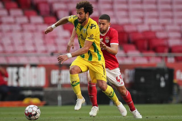 徐杰22+11广东胜山东 莫兰德19+10于德豪14分